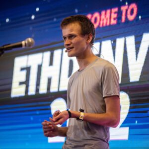 vitalik buterin talks about the problems of cryptocurrencies and after being trolled tom brady declares himself his fan