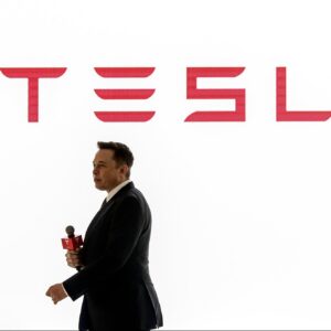elon musk sold 4 billion of tesla shares over 2 days but says hes now done selling as he closes his twitter buyout deal