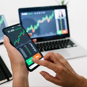 5 red hot cryptocurrency trends that are making 2022 a year to remember