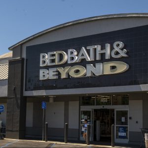 bed bath beyond accused of cutting air conditioning to cut costs