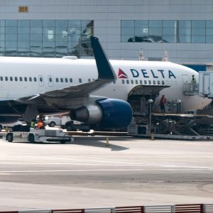 despite delays and cancelations delta airlines makes millions in earnings report
