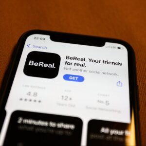 what is bereal this buzzy new app has tiktok playing copycat