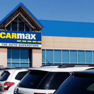 the institutions bought carmax in q3 now its cheaper