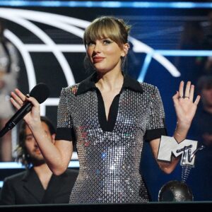 ticketmaster apologizes to taylor swift over sales disaster