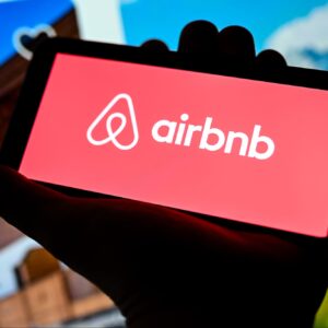 airbnb announces ban on renting out houses where enslaved people lived