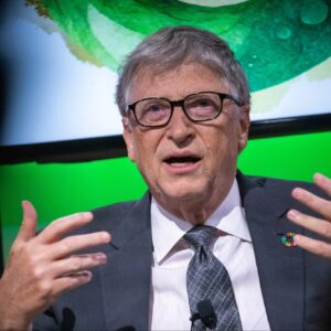 8 takeaways from bill gates ama banning billionaires his friendship with warren buffett and why he is buying so much farmland