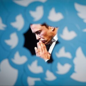 elon musk in talks to raise 3 billion for twitters buyout debt