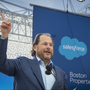salesforce cutting 10 of employees closing some offices