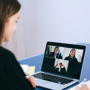 style tips for zoom meetings you attend virtually