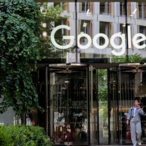 google wants employees back in the office considering attendance in performance reviews