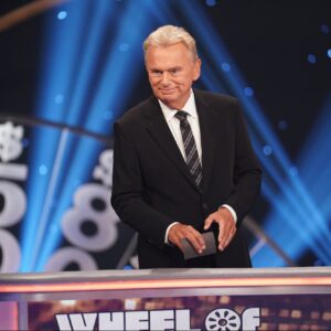 selfishly screaming for you to stay fans mourn surprise retirement of beloved wheel of fortune host pat sajak