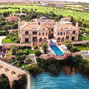 The Biggest Mansion in The World