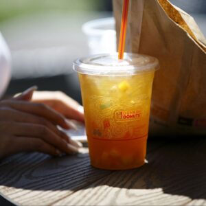 dont do it dunkin employee urges customers not to order large iced beverages and waste money